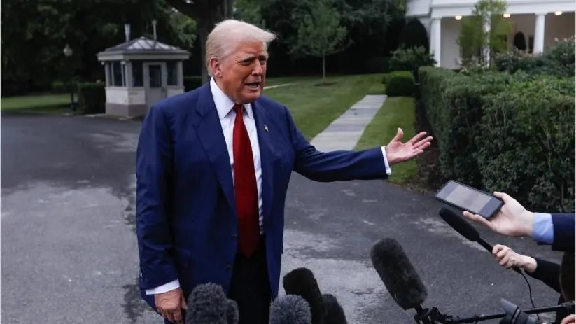 Trump Eyes 10% Stake in Intel Under Chips Act Shake-Up